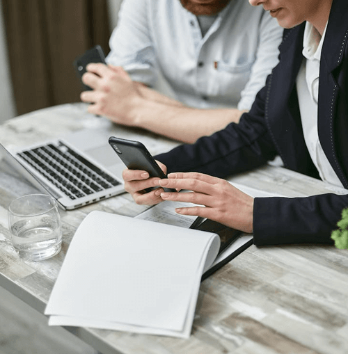 Fereta Qundexar Abbildung des Betreuungsteams